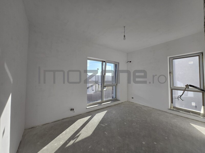 Otopeni - zona Ferme vila  4 camere 2 parcari finisata la alb comision 0%